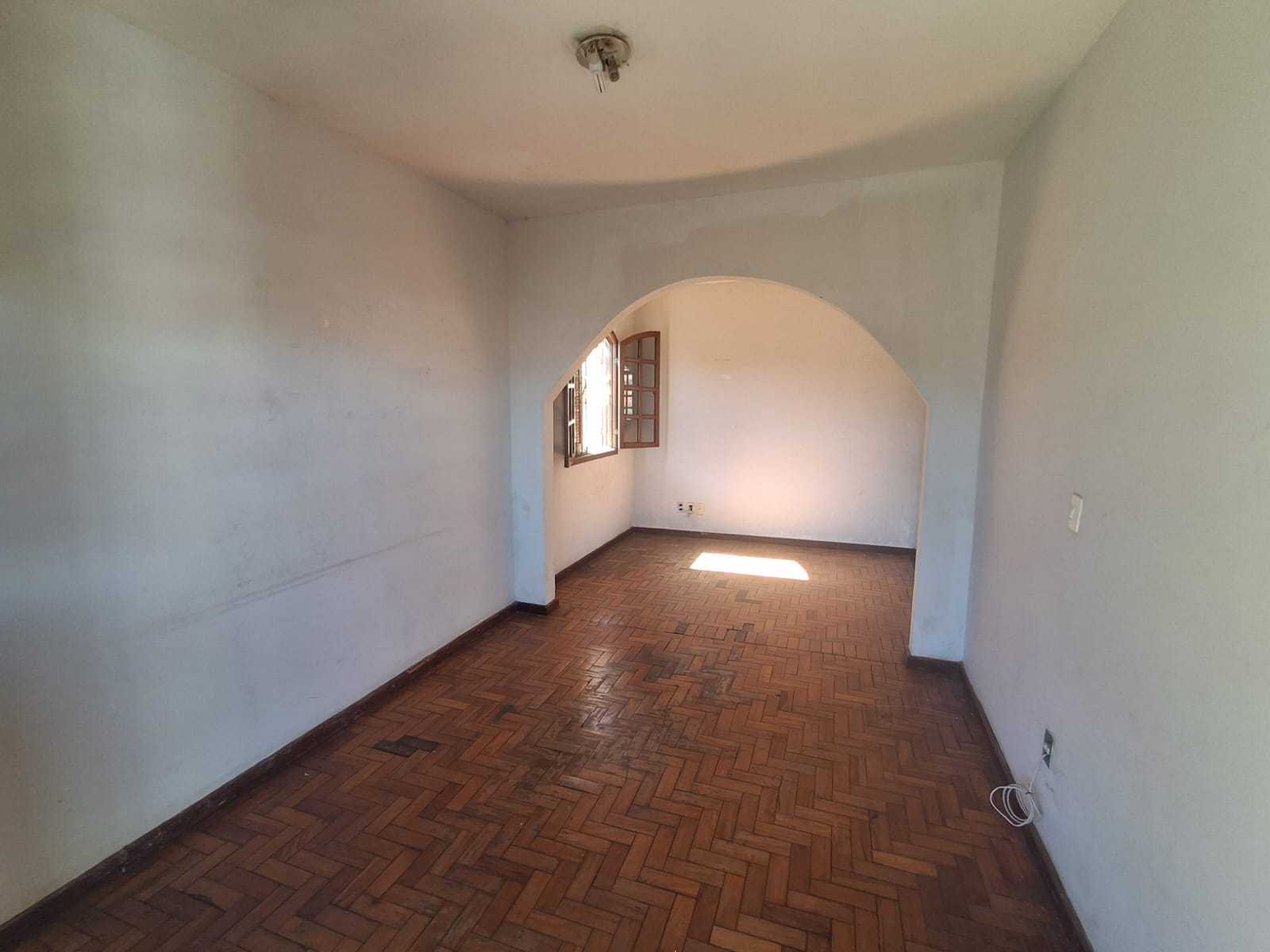 Casa à venda com 3 quartos, 100m² - Foto 2