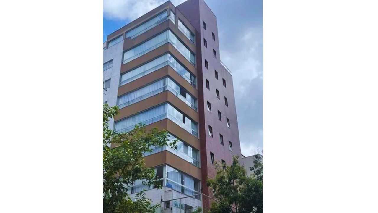 Apartamento à venda com 4 quartos, 160m² - Foto 1