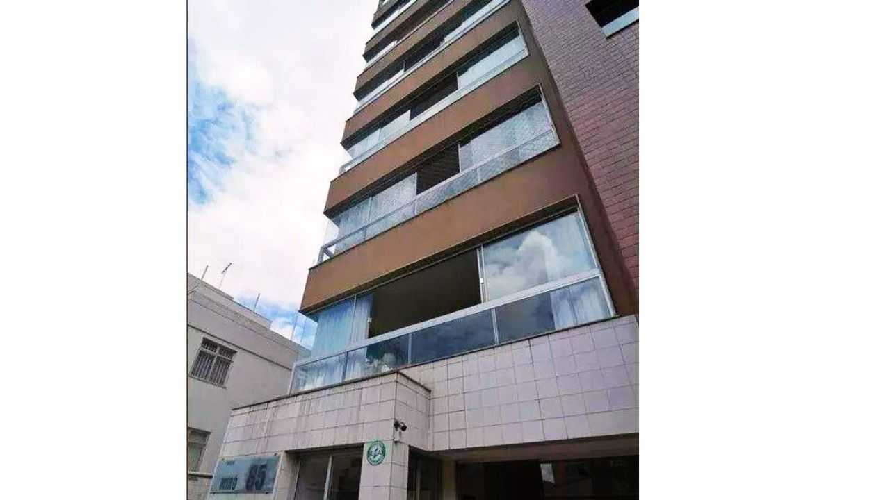 Apartamento à venda com 4 quartos, 160m² - Foto 2