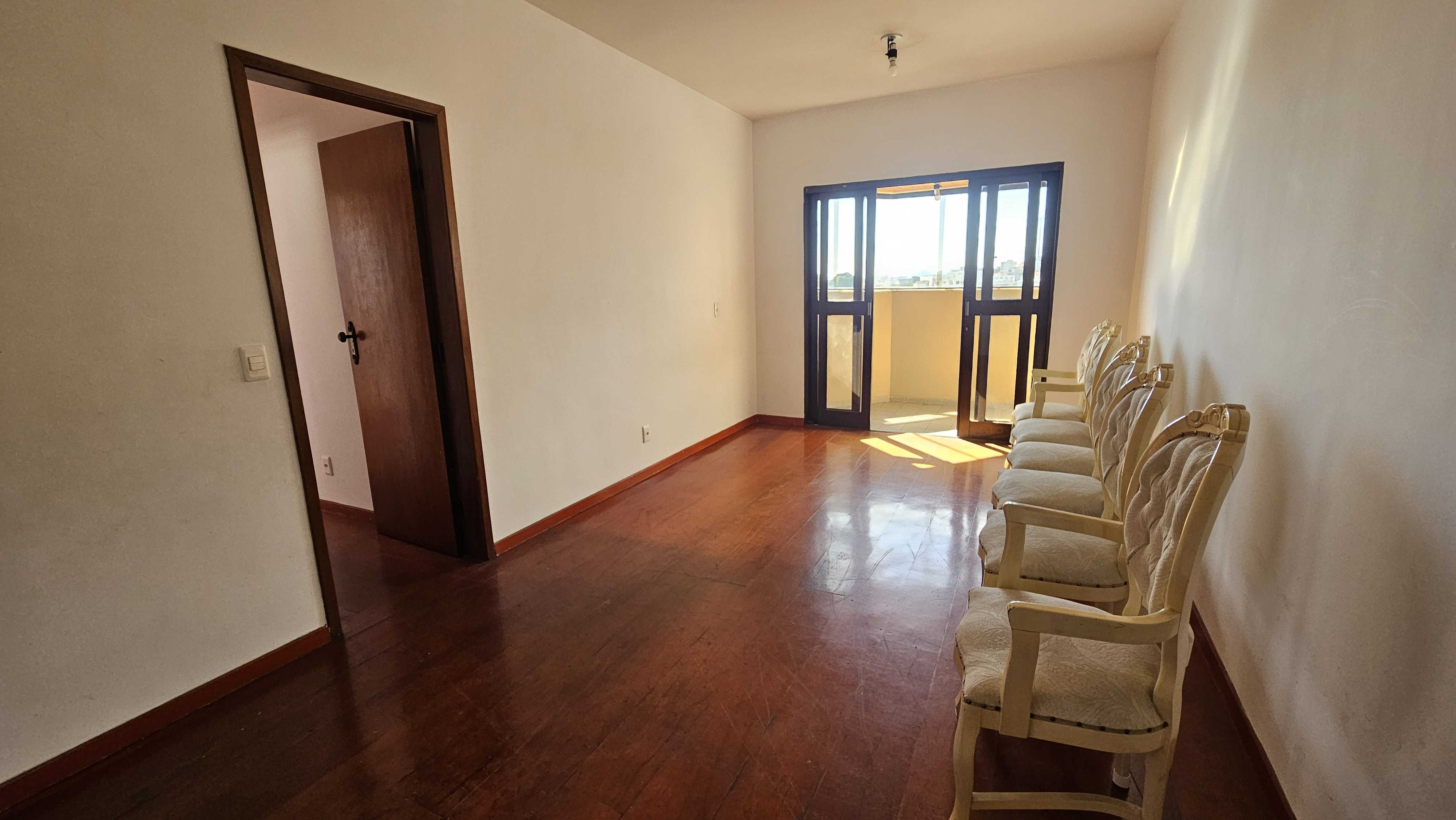 Apartamento à venda com 3 quartos, 70m² - Foto 2