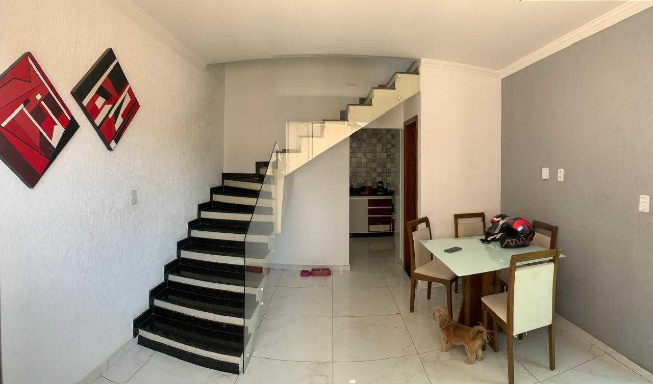 Casa à venda com 3 quartos, 168m² - Foto 1