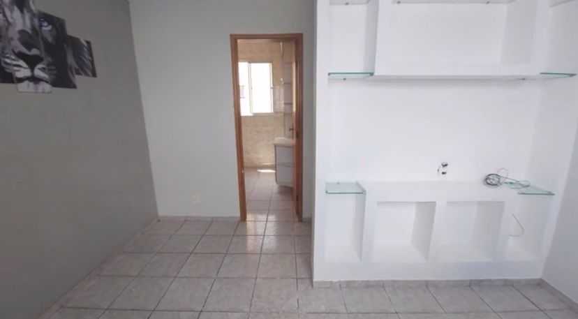 Apartamento à venda com 2 quartos, 60m² - Foto 3