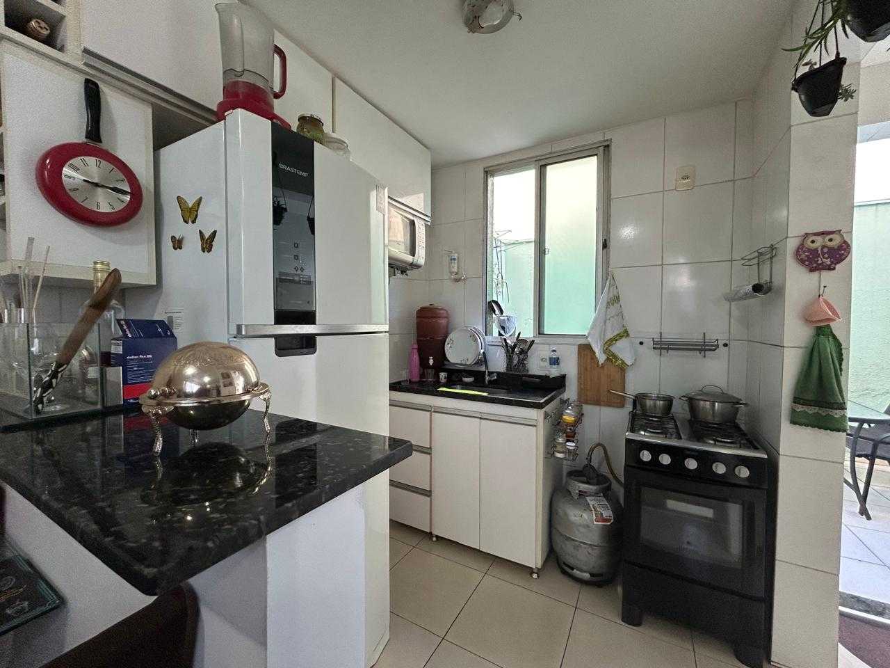 Apartamento à venda com 2 quartos, 98m² - Foto 2