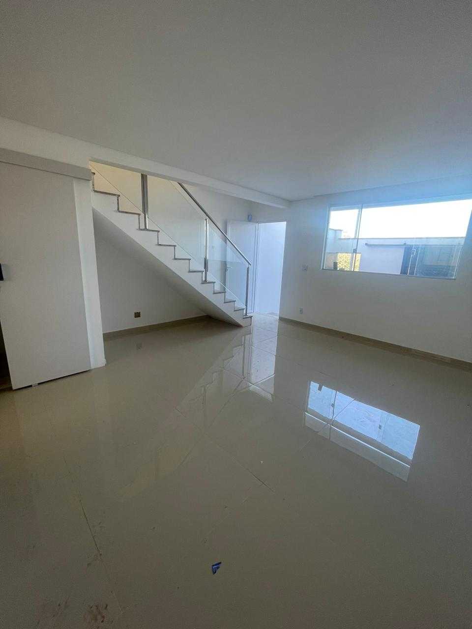 Casa à venda com 3 quartos, 78m² - Foto 1