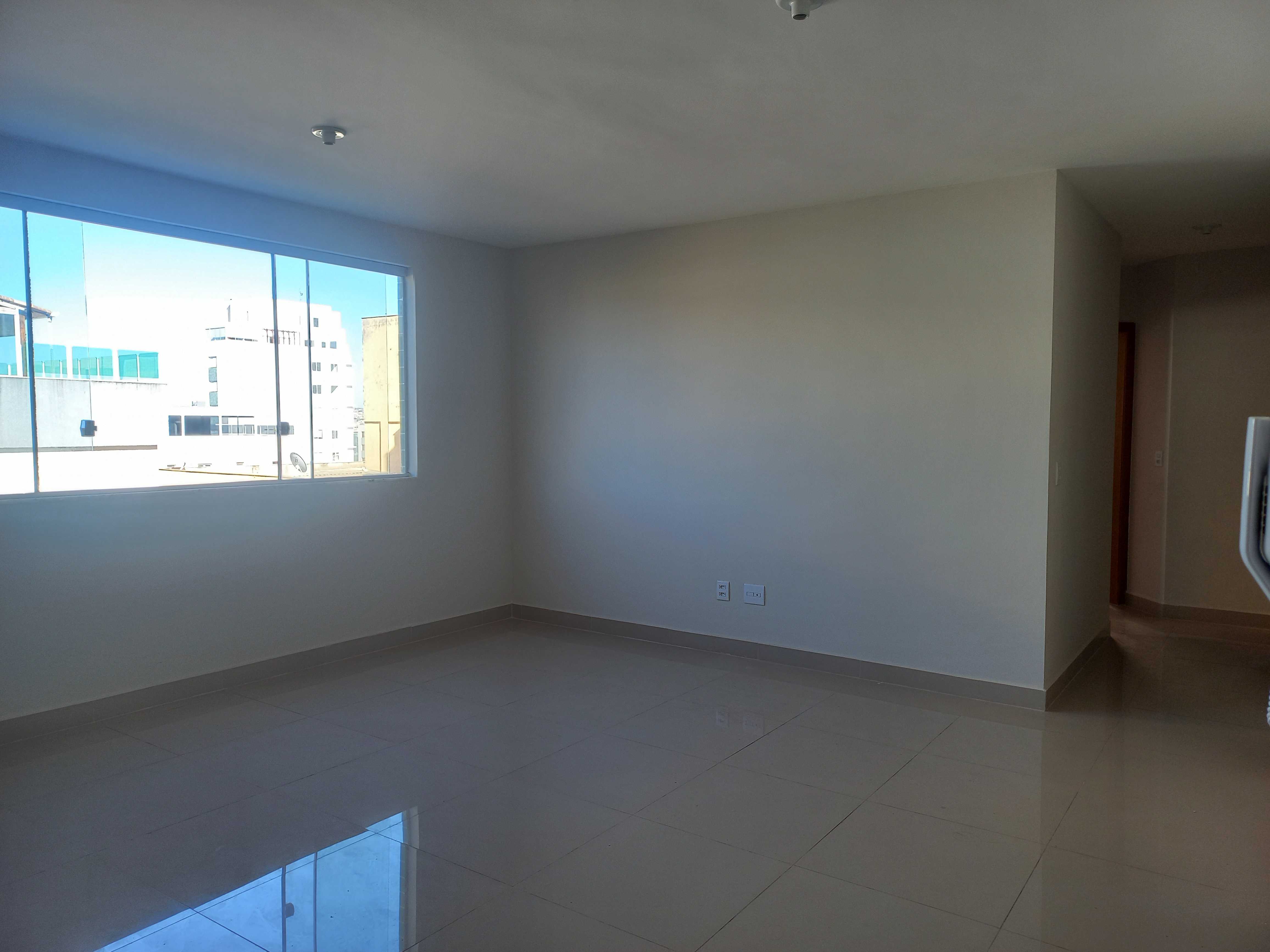 Apartamento à venda com 3 quartos, 85m² - Foto 2