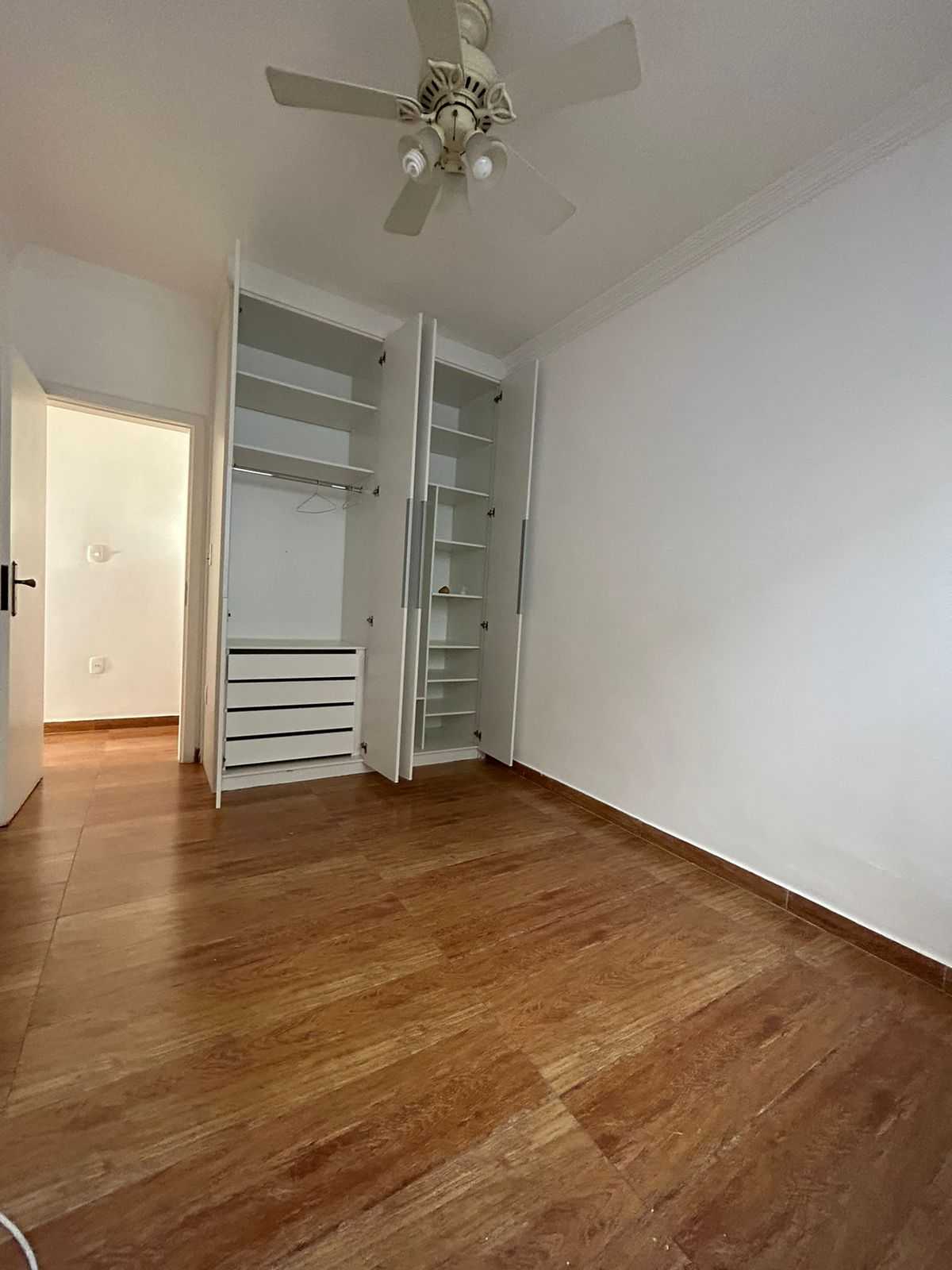 Casa à venda com 4 quartos, 251m² - Foto 11