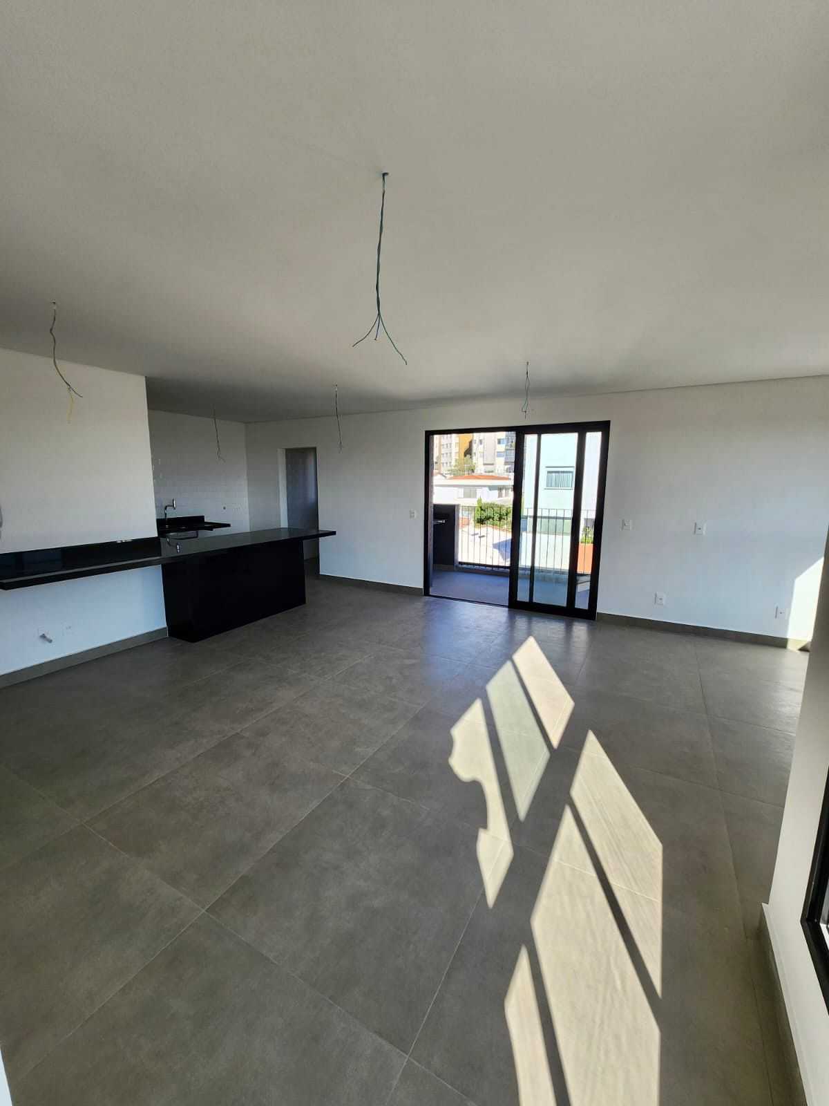 Apartamento à venda com 3 quartos, 128m² - Foto 1