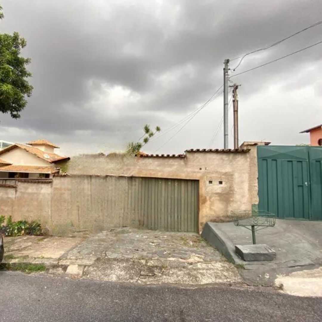 Casa à venda com 2 quartos, 65m² - Foto 1