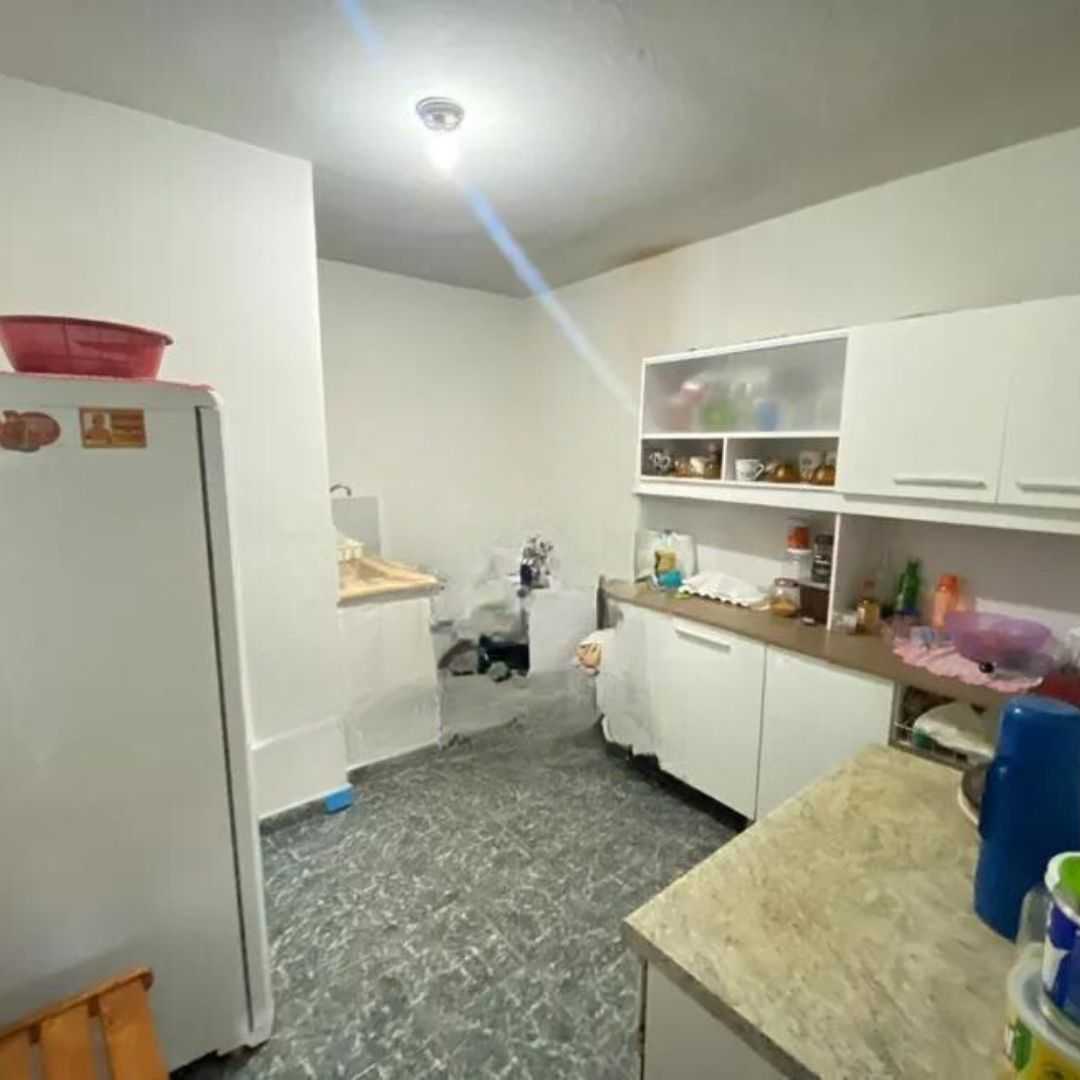 Casa à venda com 2 quartos, 65m² - Foto 11