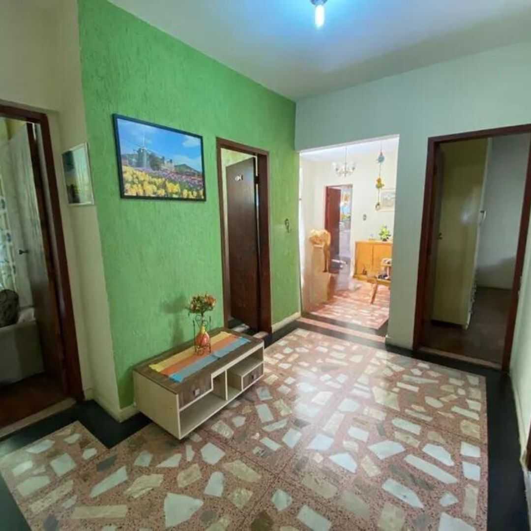 Casa à venda com 5 quartos, 332m² - Foto 2