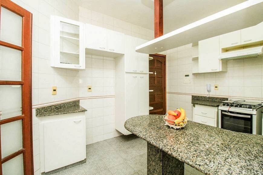 Apartamento à venda com 3 quartos, 240m² - Foto 9