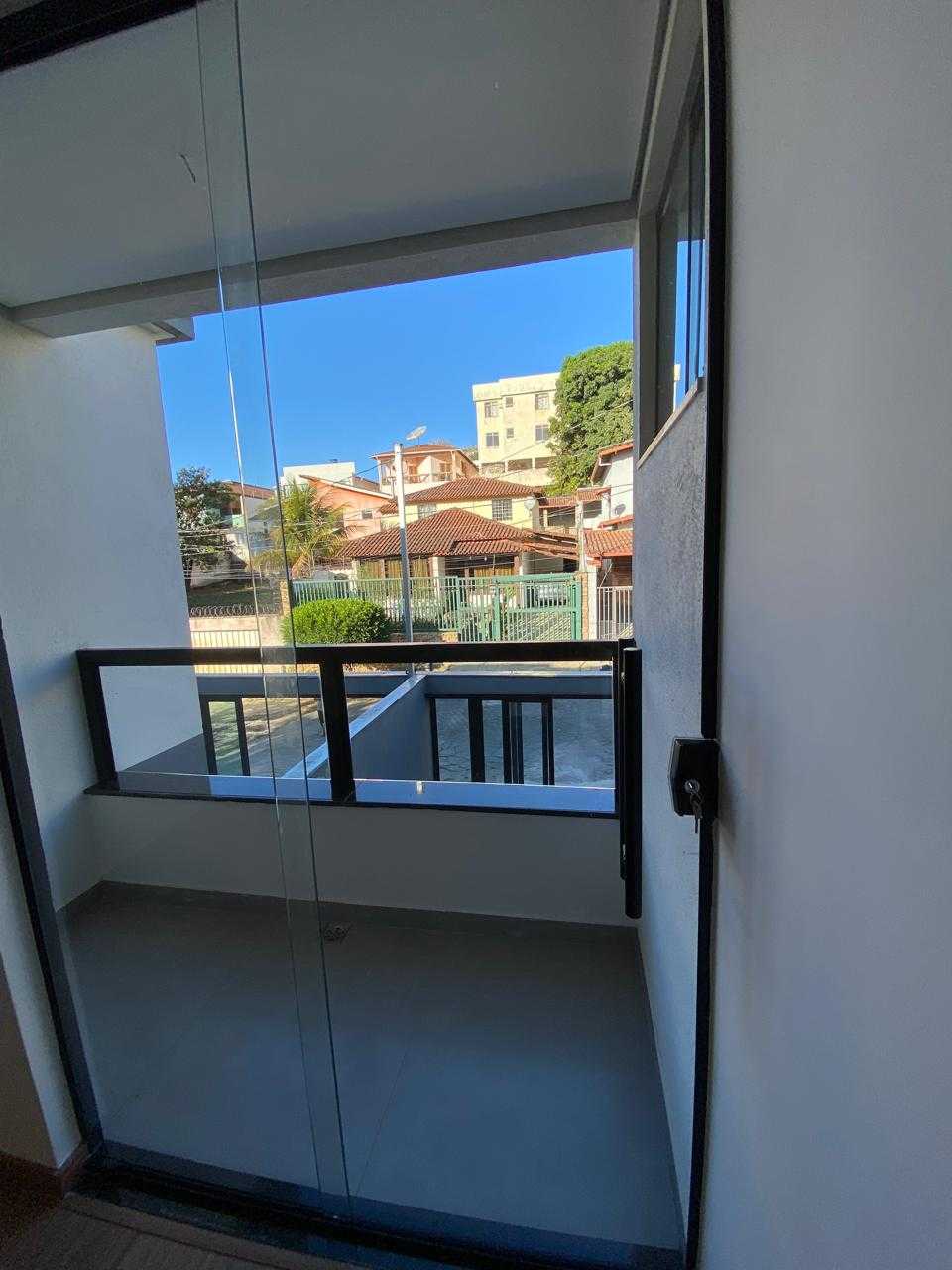 Casa à venda com 3 quartos, 93m² - Foto 1