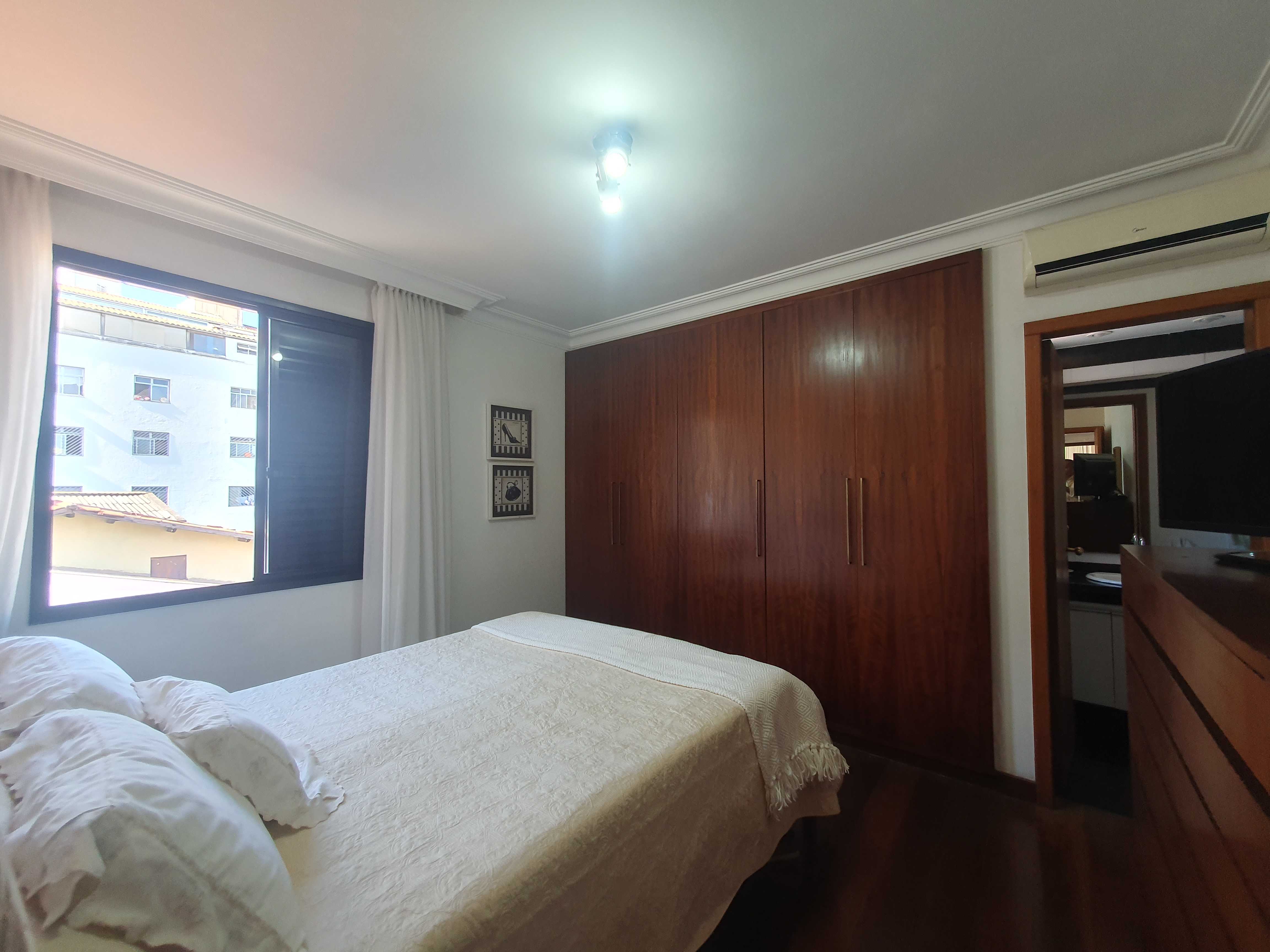 Apartamento à venda com 4 quartos, 140m² - Foto 9