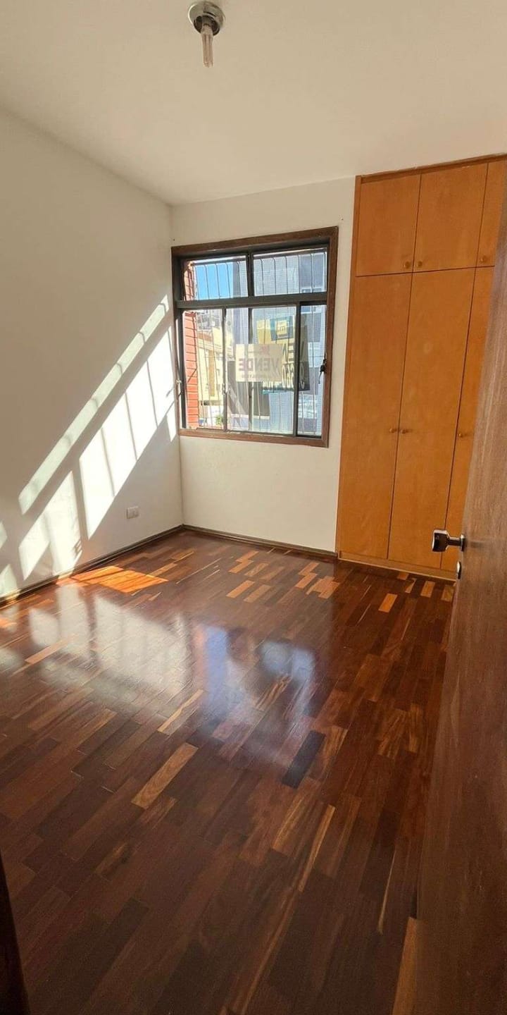 Apartamento à venda com 3 quartos, 100m² - Foto 2