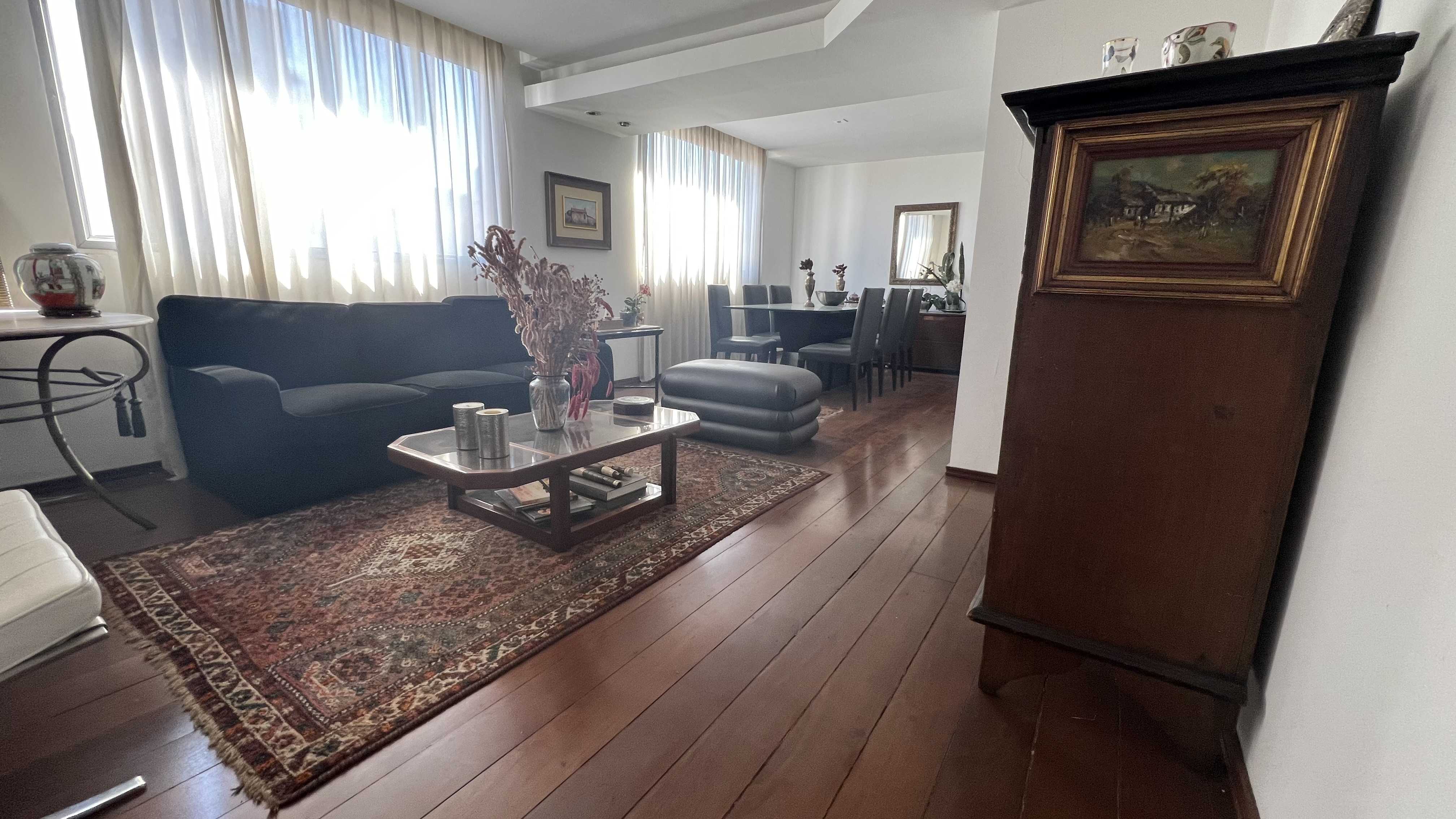 Apartamento à venda com 4 quartos, 203m² - Foto 1