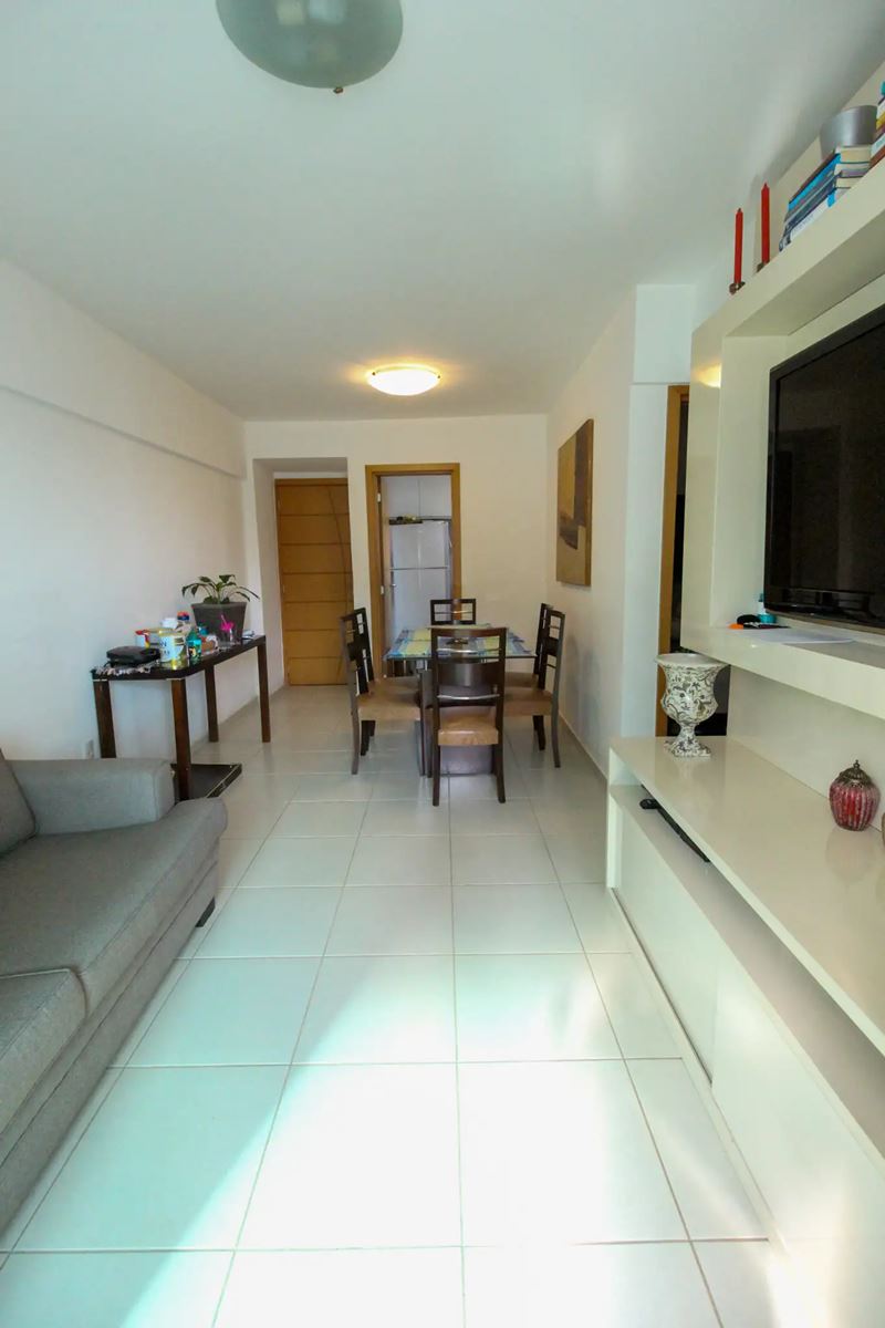 Apartamento à venda com 3 quartos, 87m² - Foto 2