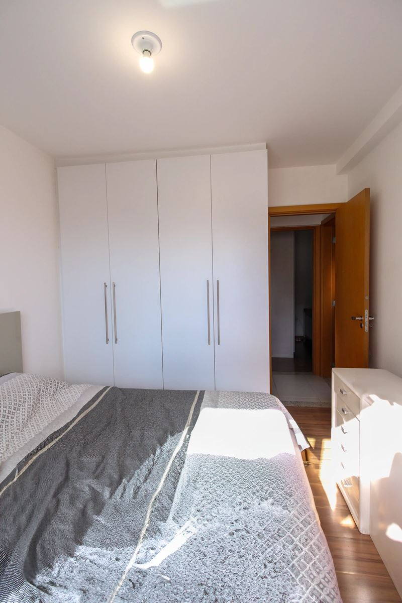 Apartamento à venda com 3 quartos, 87m² - Foto 4