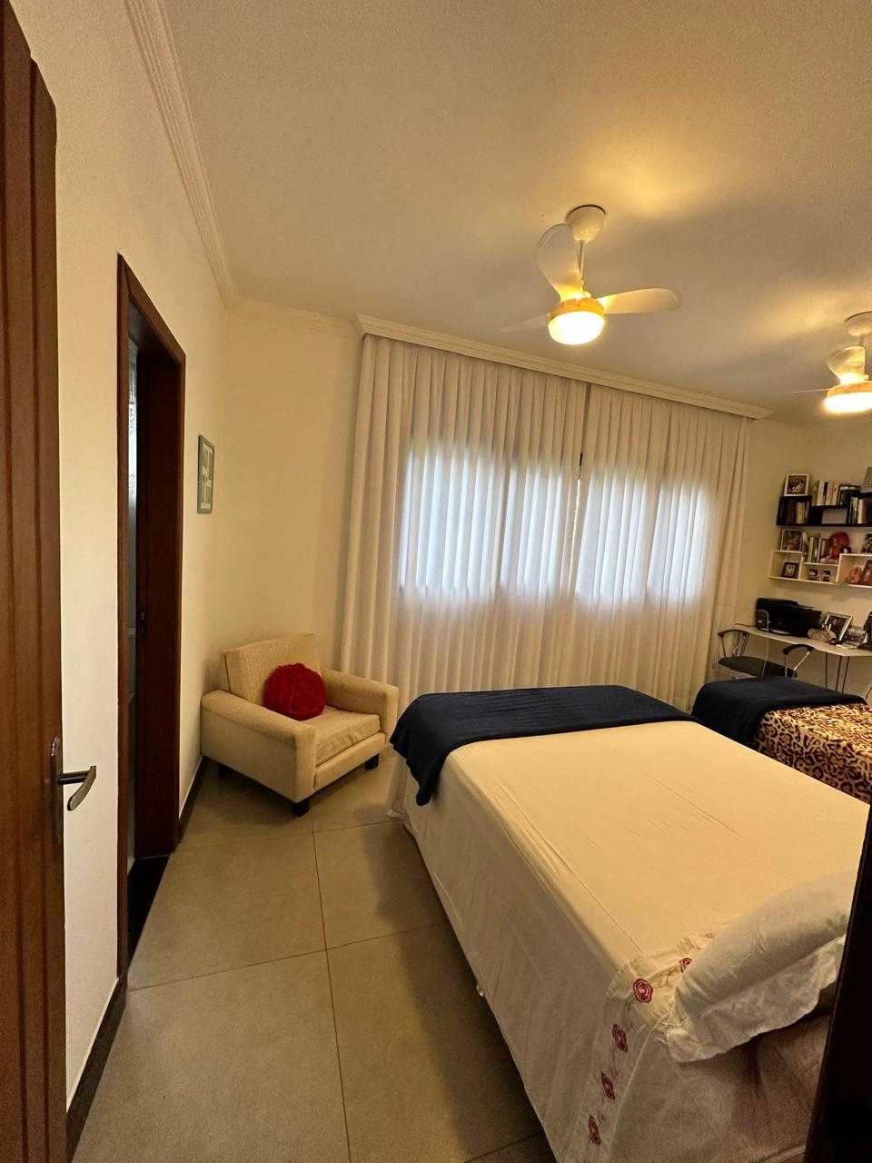 Chácara à venda com 5 quartos, 540m² - Foto 18