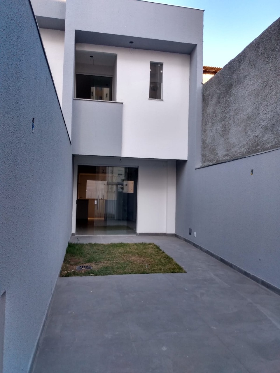 Casa à venda com 2 quartos, 95m² - Foto 2