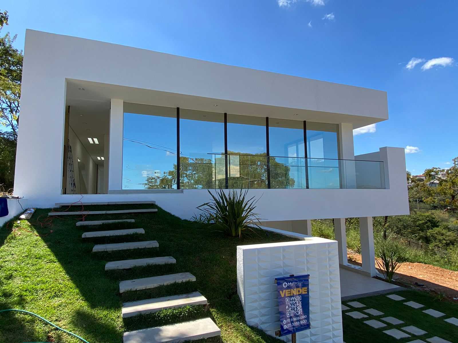 Casa de Condomínio à venda com 3 quartos, 258m² - Foto 1