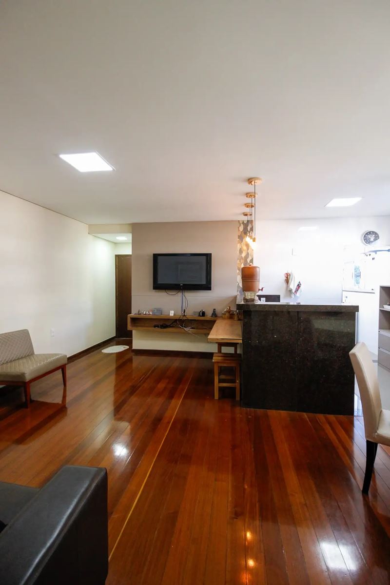 Apartamento à venda com 3 quartos, 131m² - Foto 4