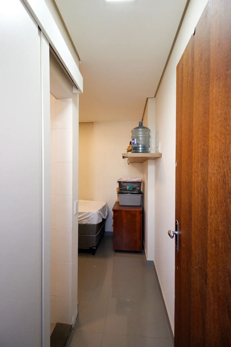 Apartamento à venda com 3 quartos, 131m² - Foto 2