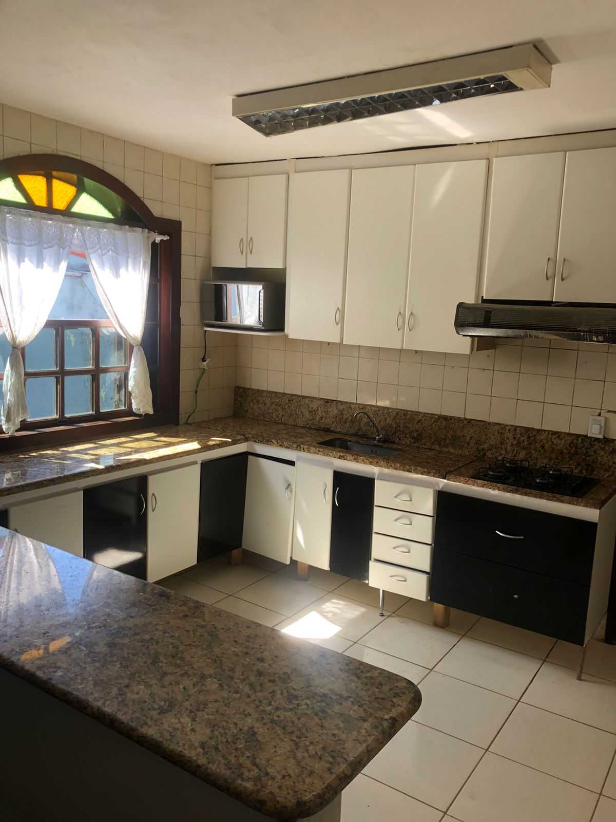 Casa à venda com 3 quartos, 420m² - Foto 4