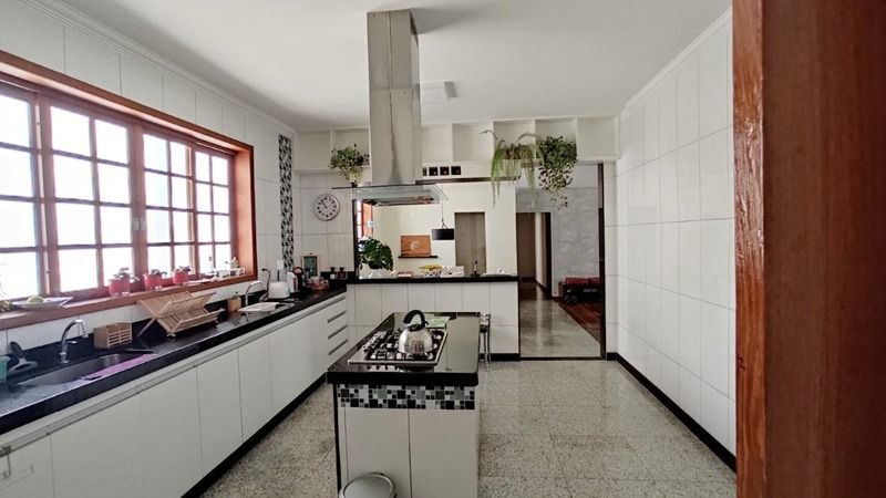 Casa para alugar com 3 quartos, 386m² - Foto 19