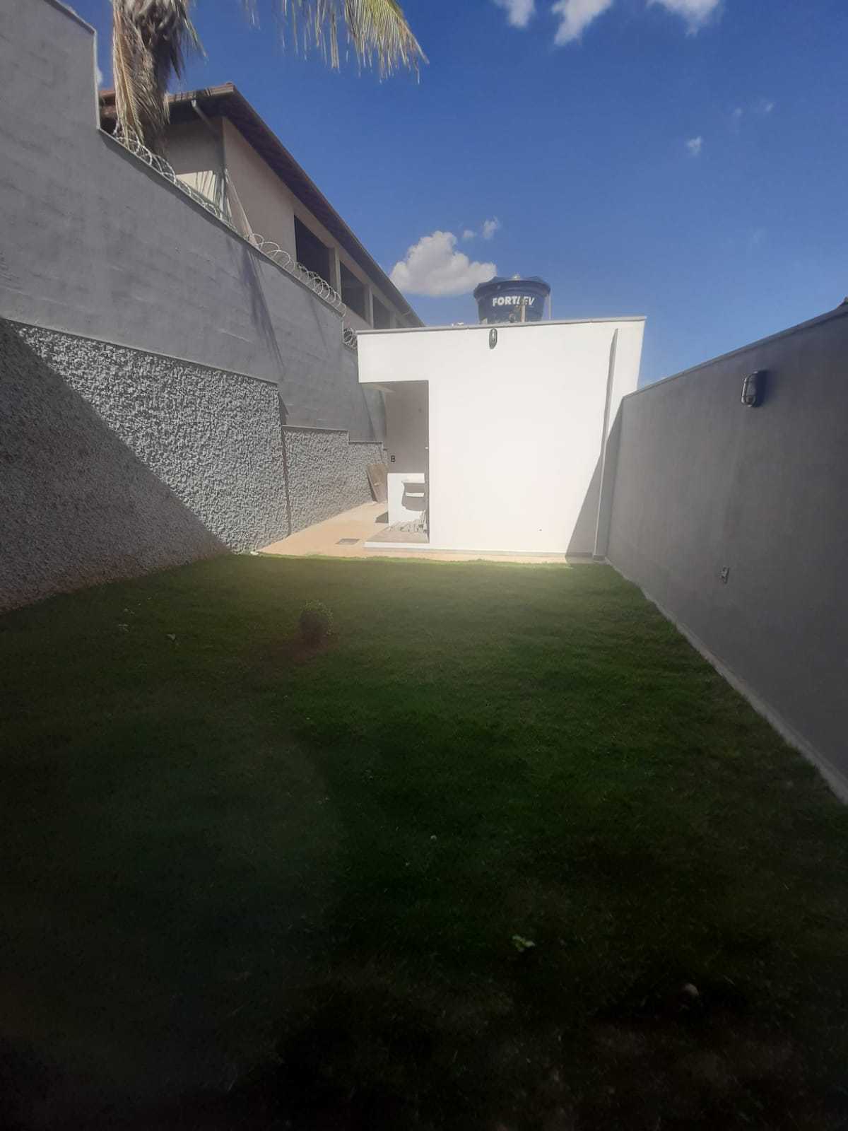 Casa à venda com 3 quartos, 95m² - Foto 17