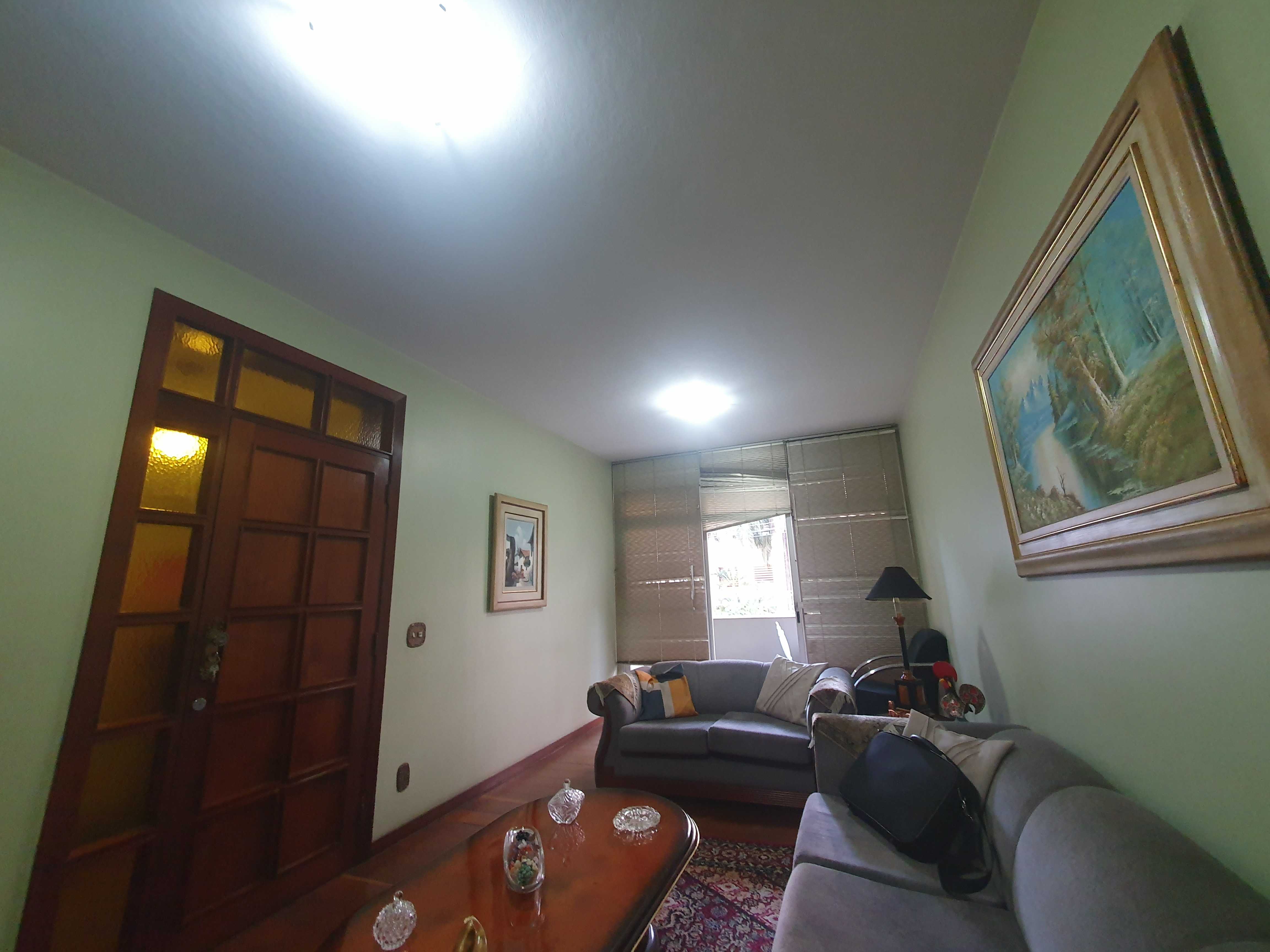 Apartamento à venda com 4 quartos, 140m² - Foto 2