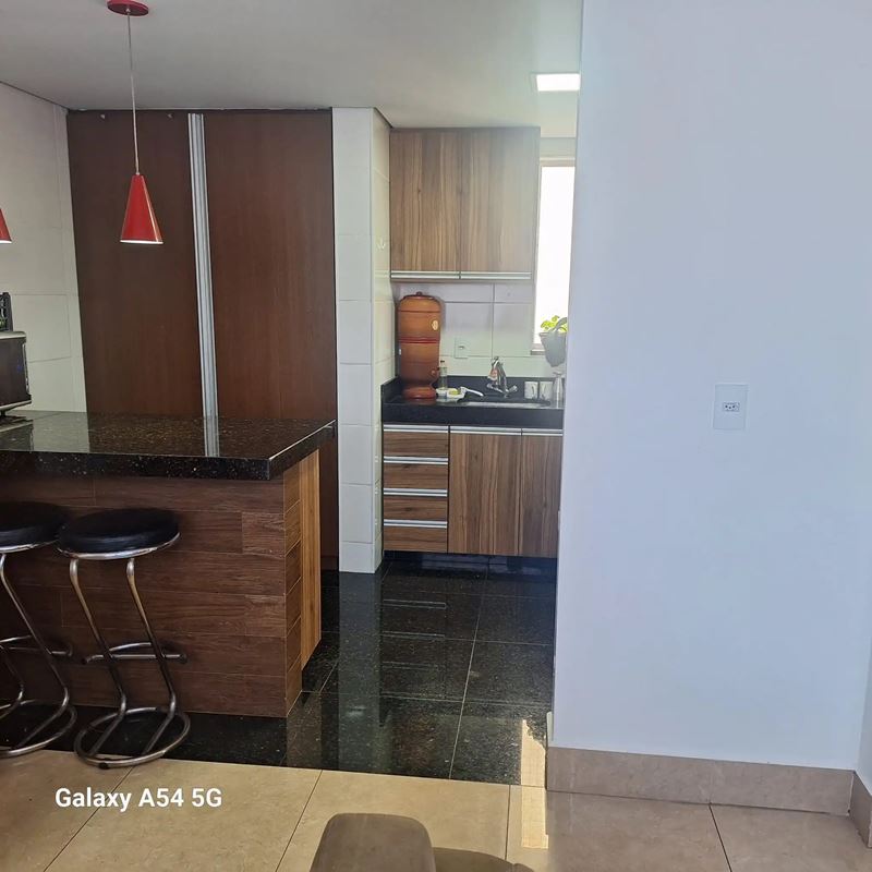 Apartamento à venda com 3 quartos, 79m² - Foto 1