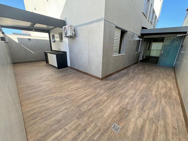 Apartamento à venda com 3 quartos, 156m² - Foto 1