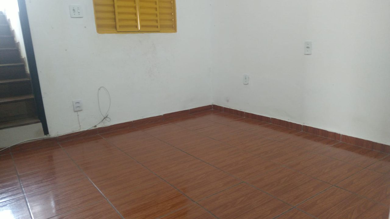 Casa à venda com 3 quartos, 150m² - Foto 2