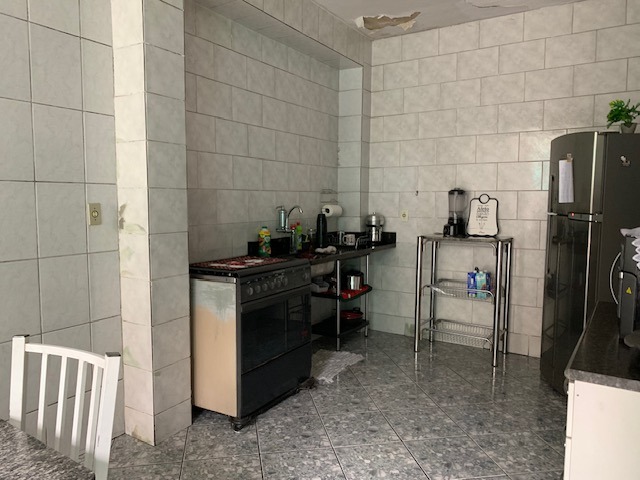 Casa à venda com 3 quartos, 360m² - Foto 5