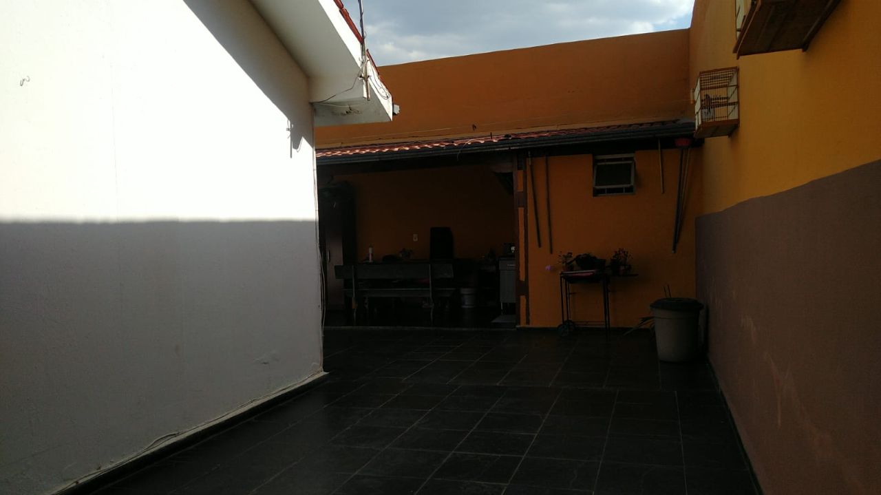 Casa à venda com 2 quartos, 200m² - Foto 3