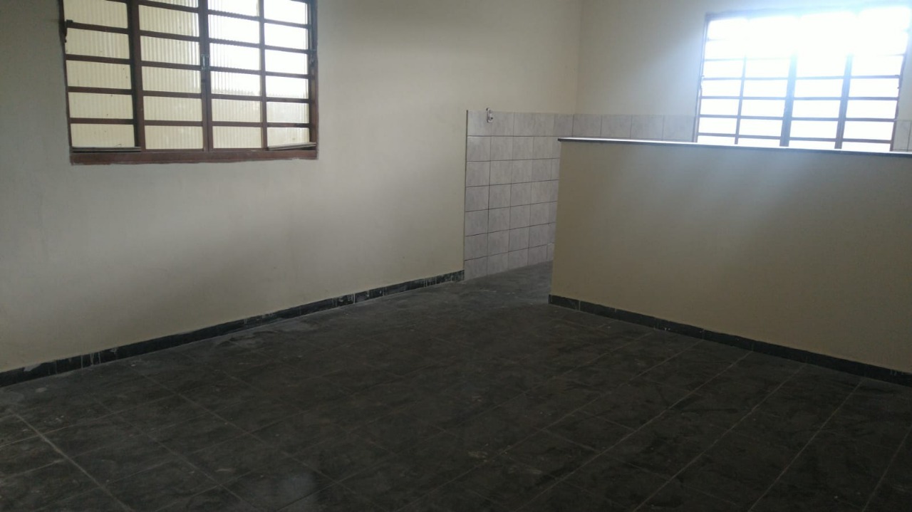 Casa à venda com 3 quartos, 400m² - Foto 2