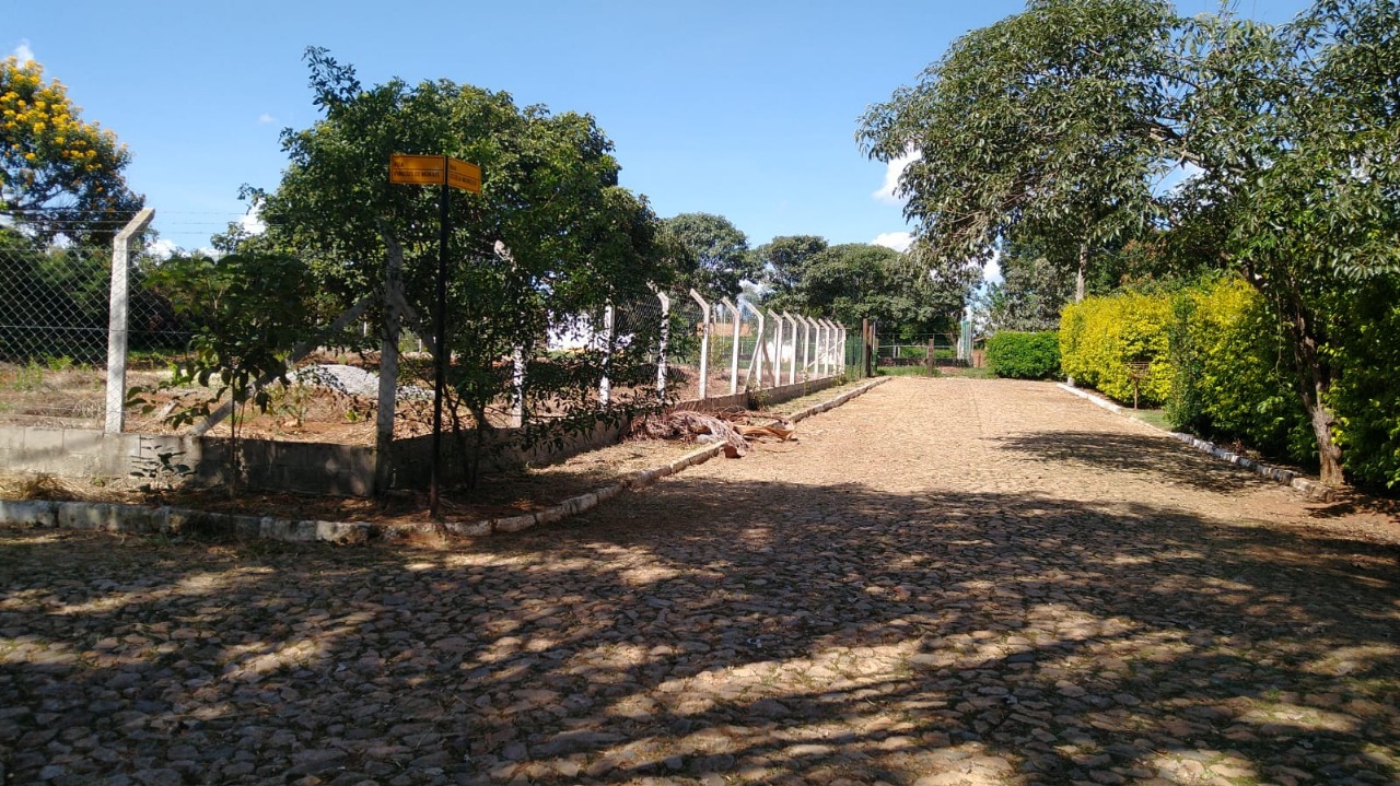 Chácara à venda com 1 quarto, 860m² - Foto 1