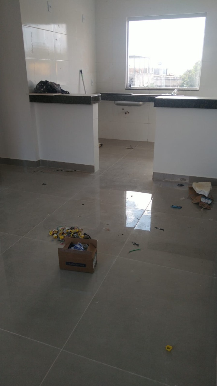 Casa à venda com 2 quartos, 40m² - Foto 2