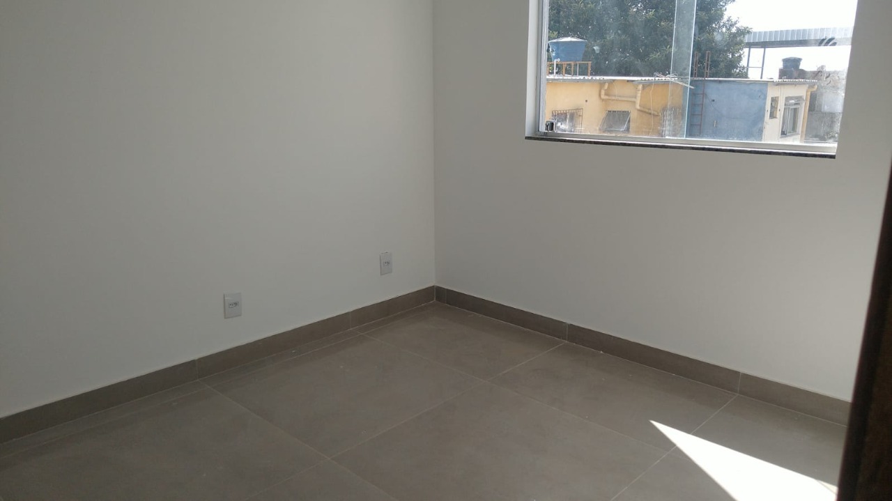 Casa à venda com 2 quartos, 40m² - Foto 5