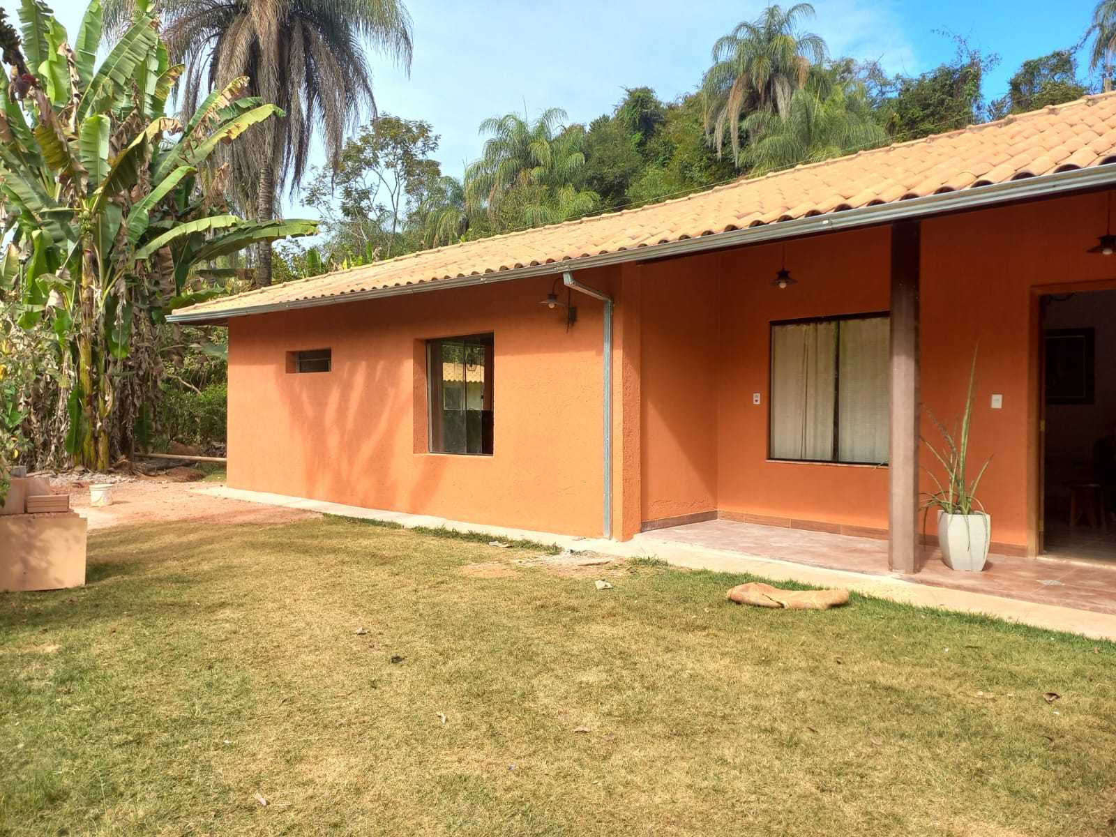 Chácara à venda com 4 quartos, 130m² - Foto 2