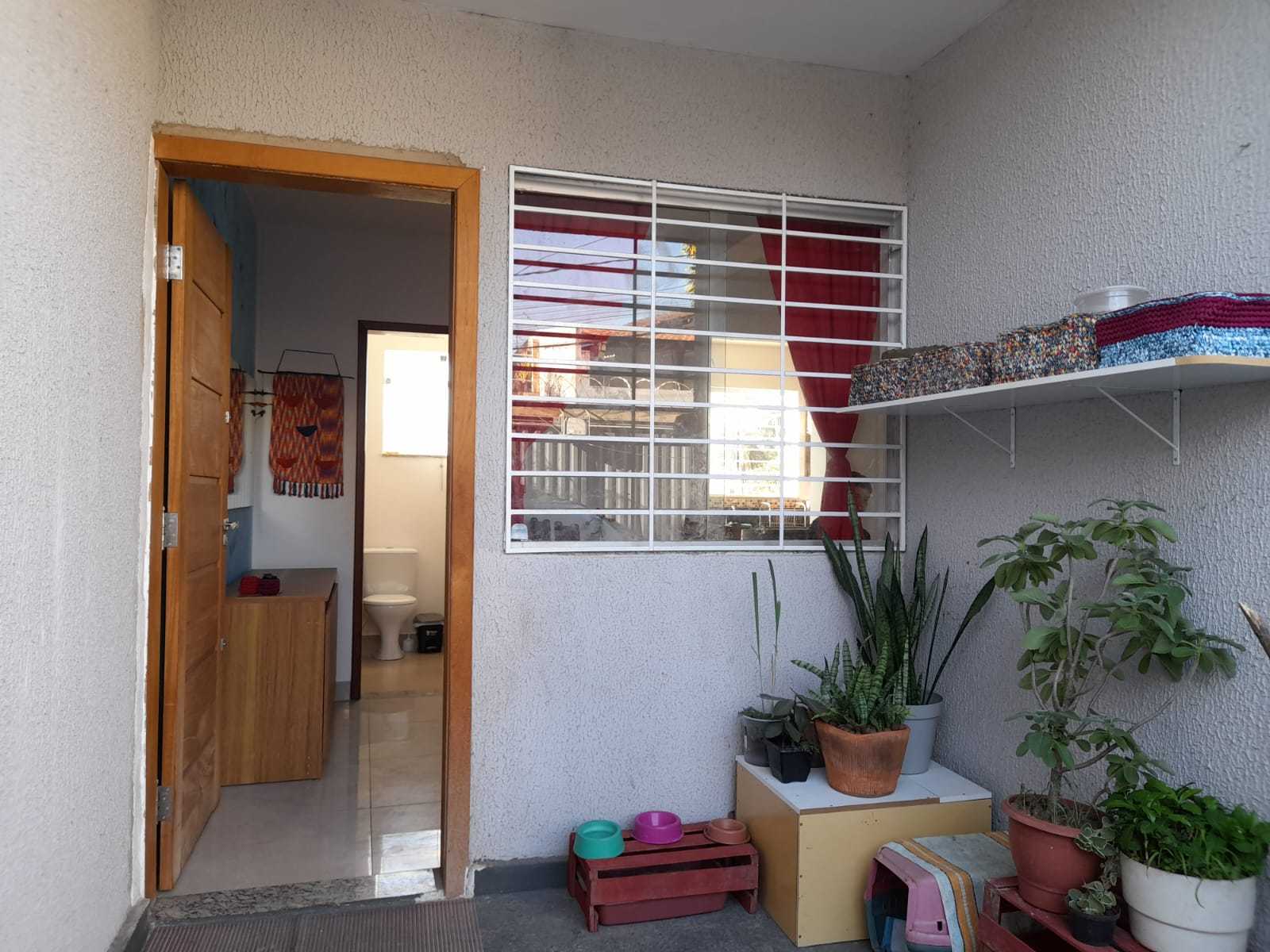 Casa à venda com 3 quartos, 150m² - Foto 2