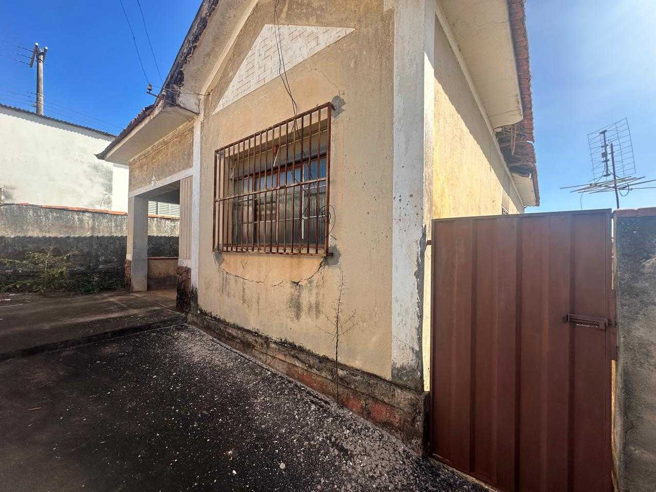 Casa à venda com 3 quartos, 310m² - Foto 6