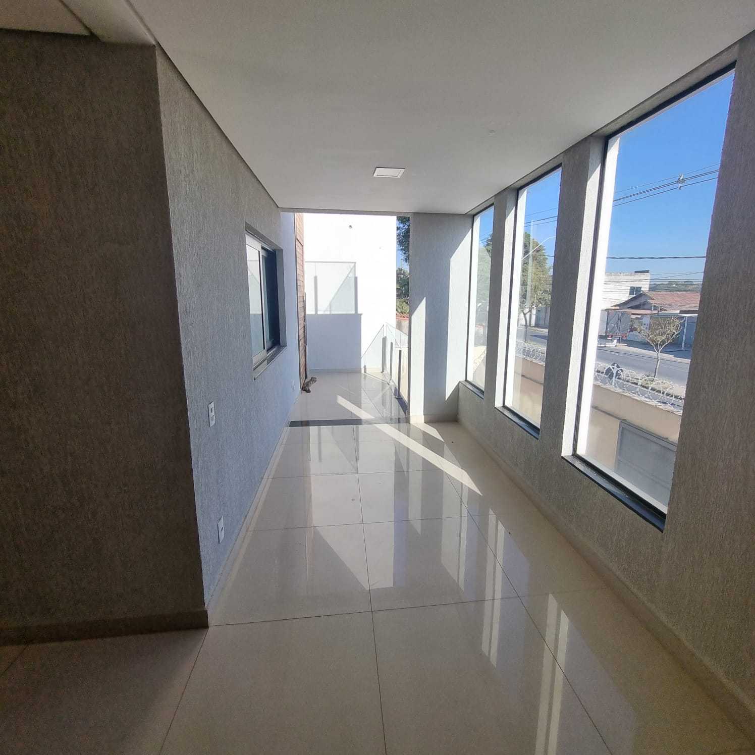 Casa à venda com 6 quartos, 550m² - Foto 8