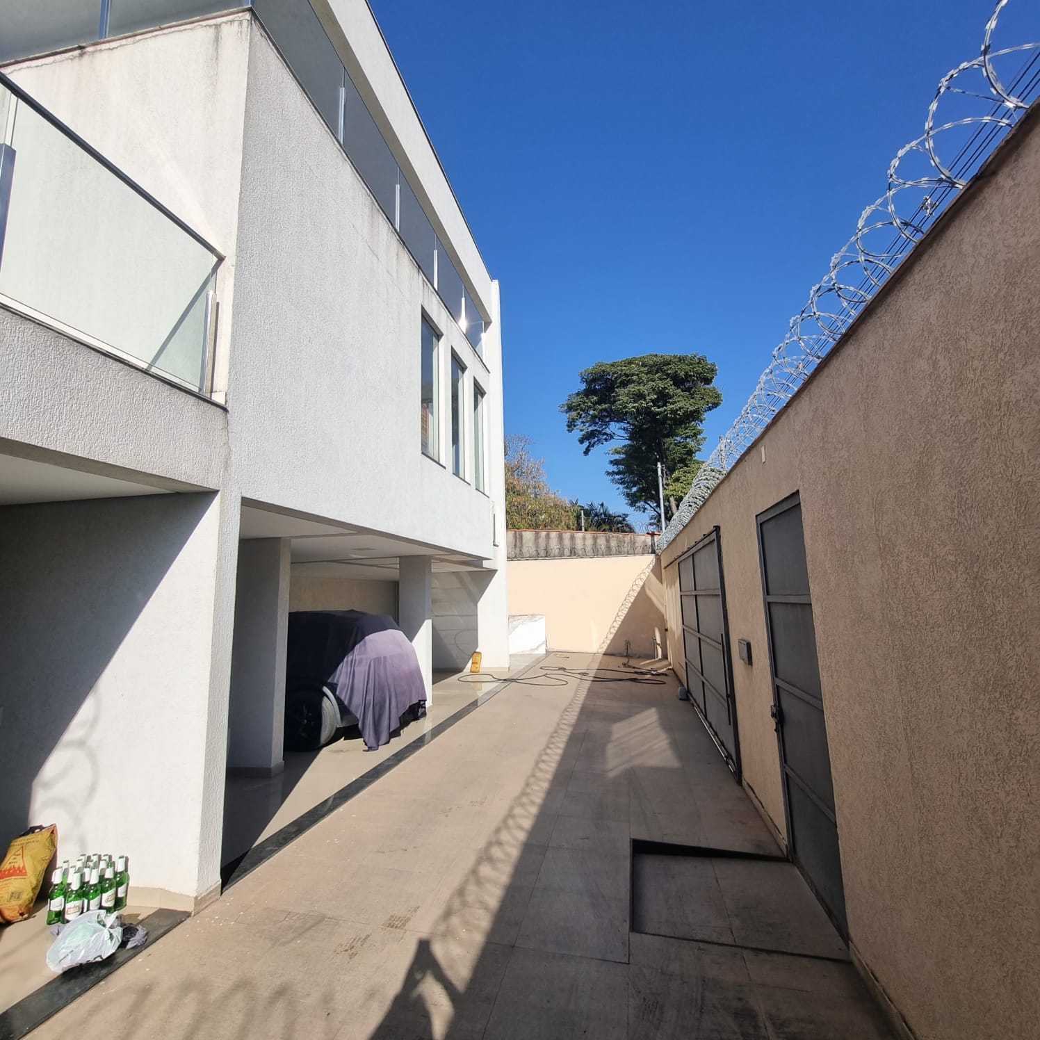 Casa à venda com 6 quartos, 550m² - Foto 4