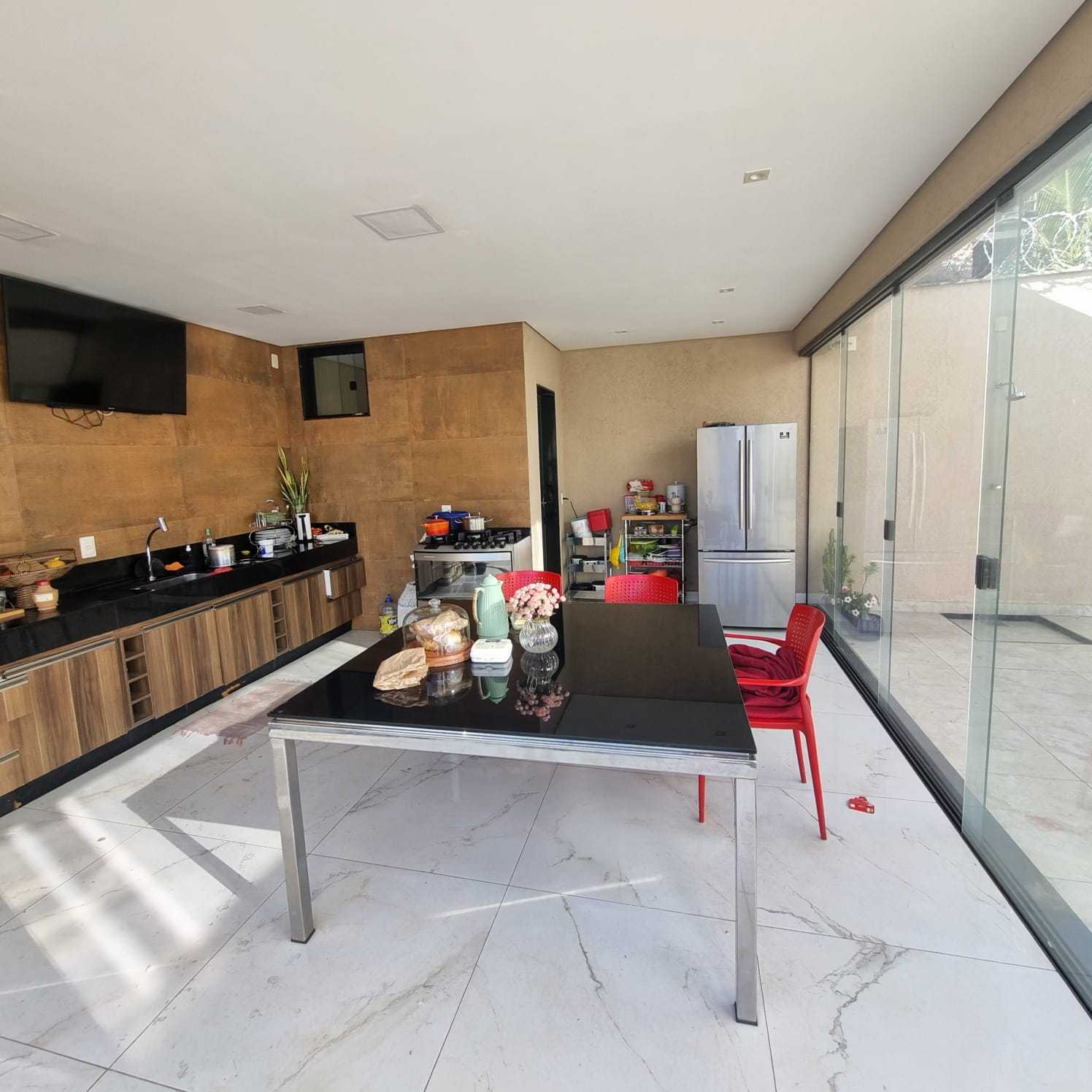 Casa à venda com 6 quartos, 550m² - Foto 11