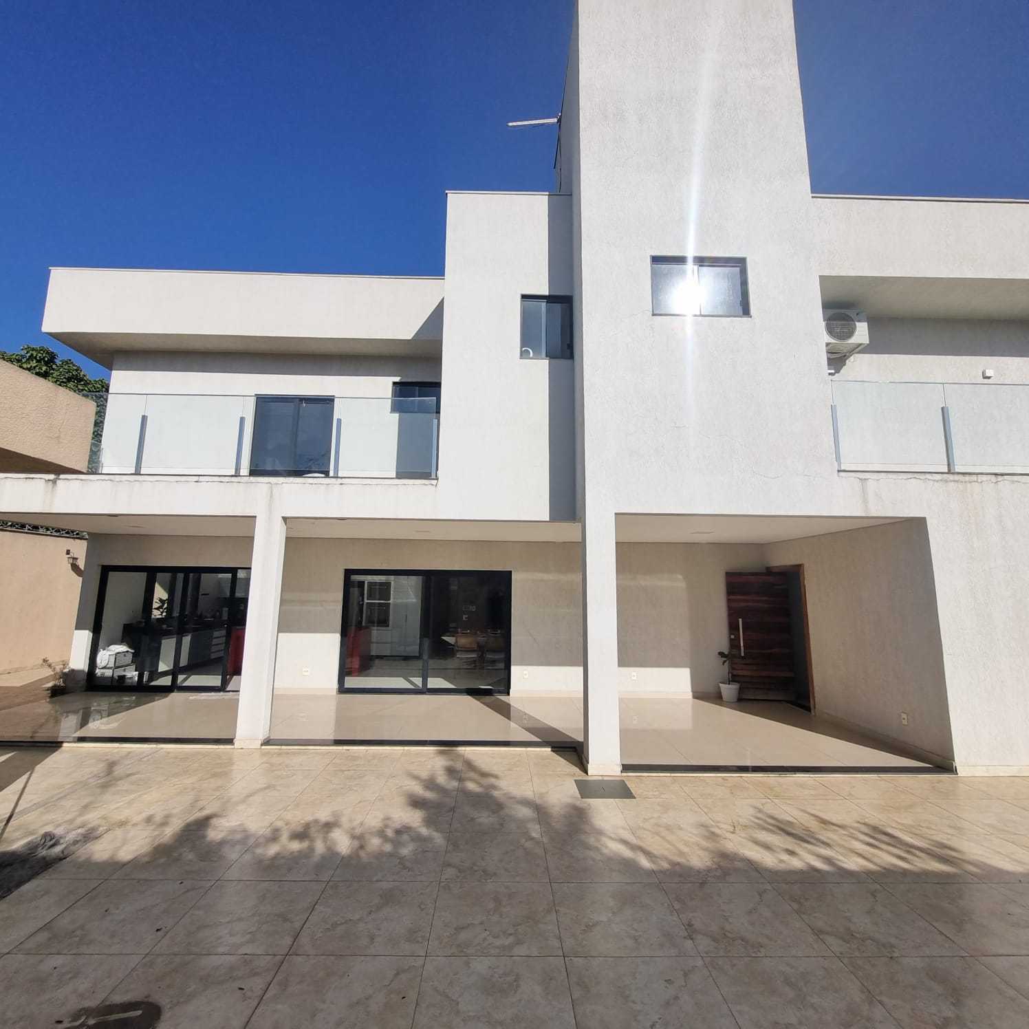 Casa à venda com 6 quartos, 550m² - Foto 1