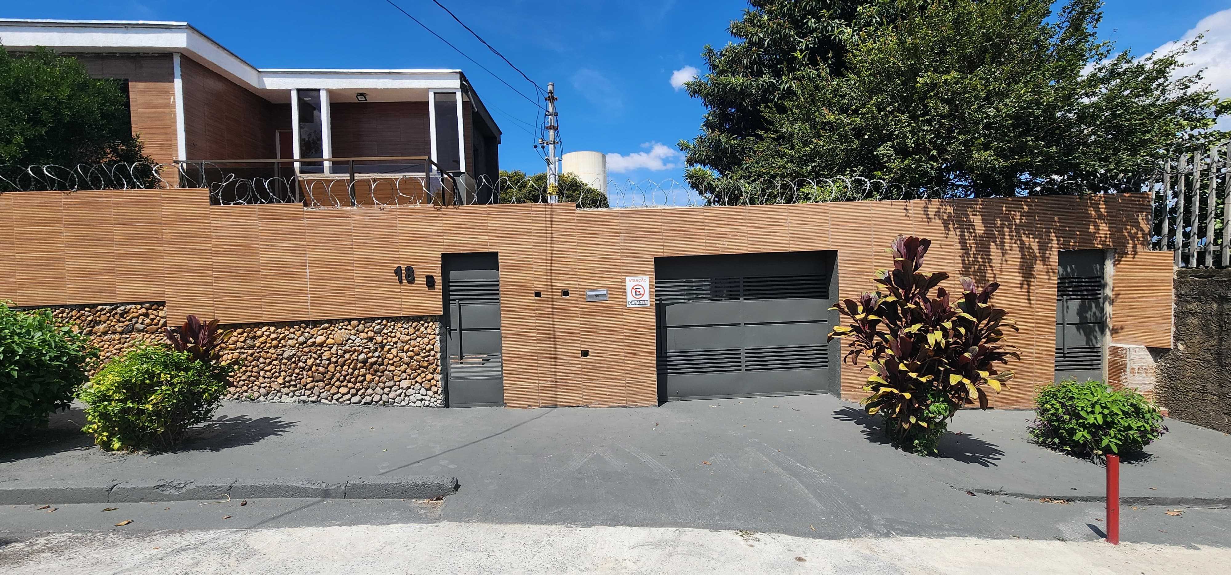 Casa para alugar com 3 quartos, 500m² - Foto 1