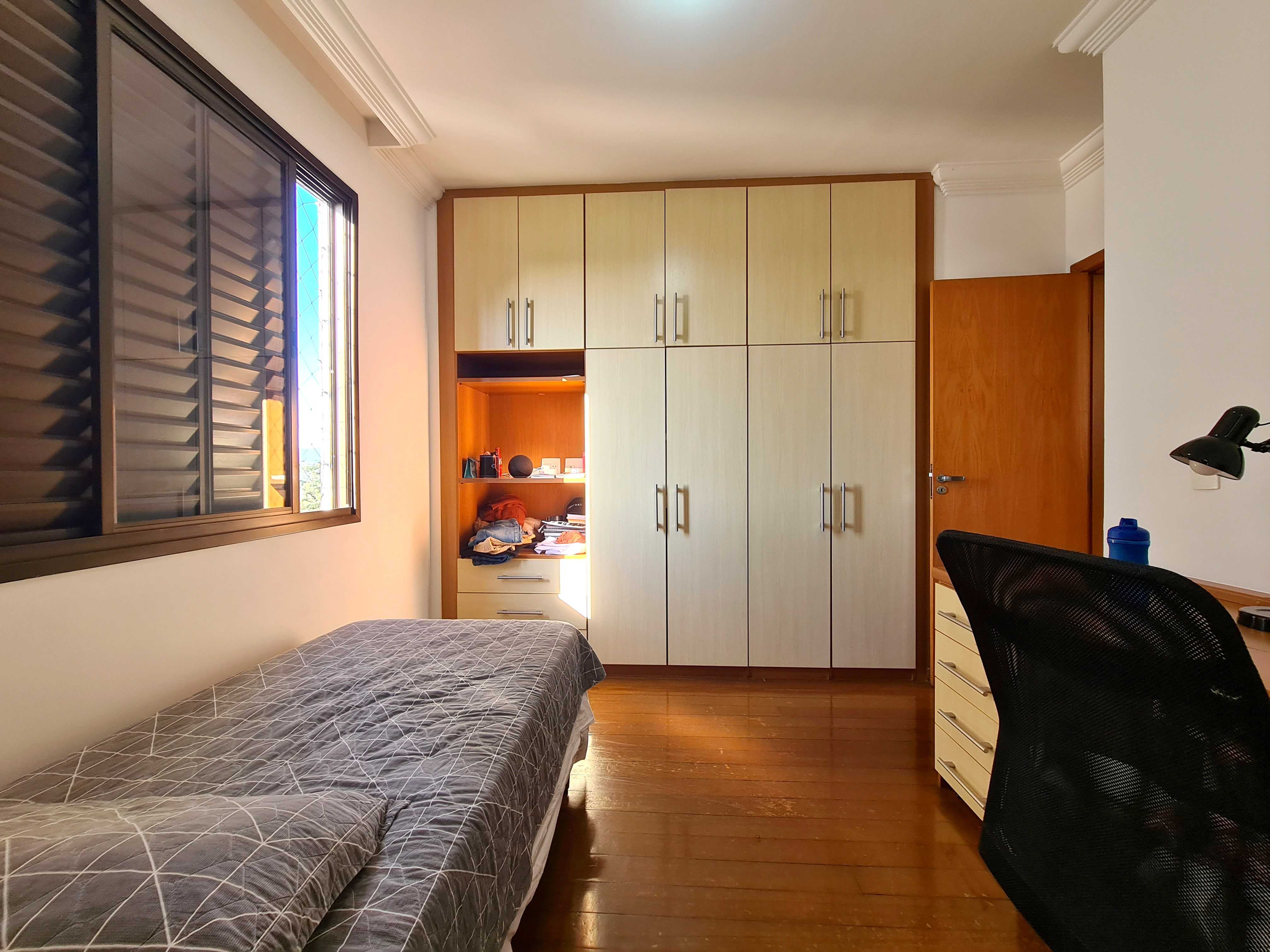 Apartamento à venda com 4 quartos, 135m² - Foto 17