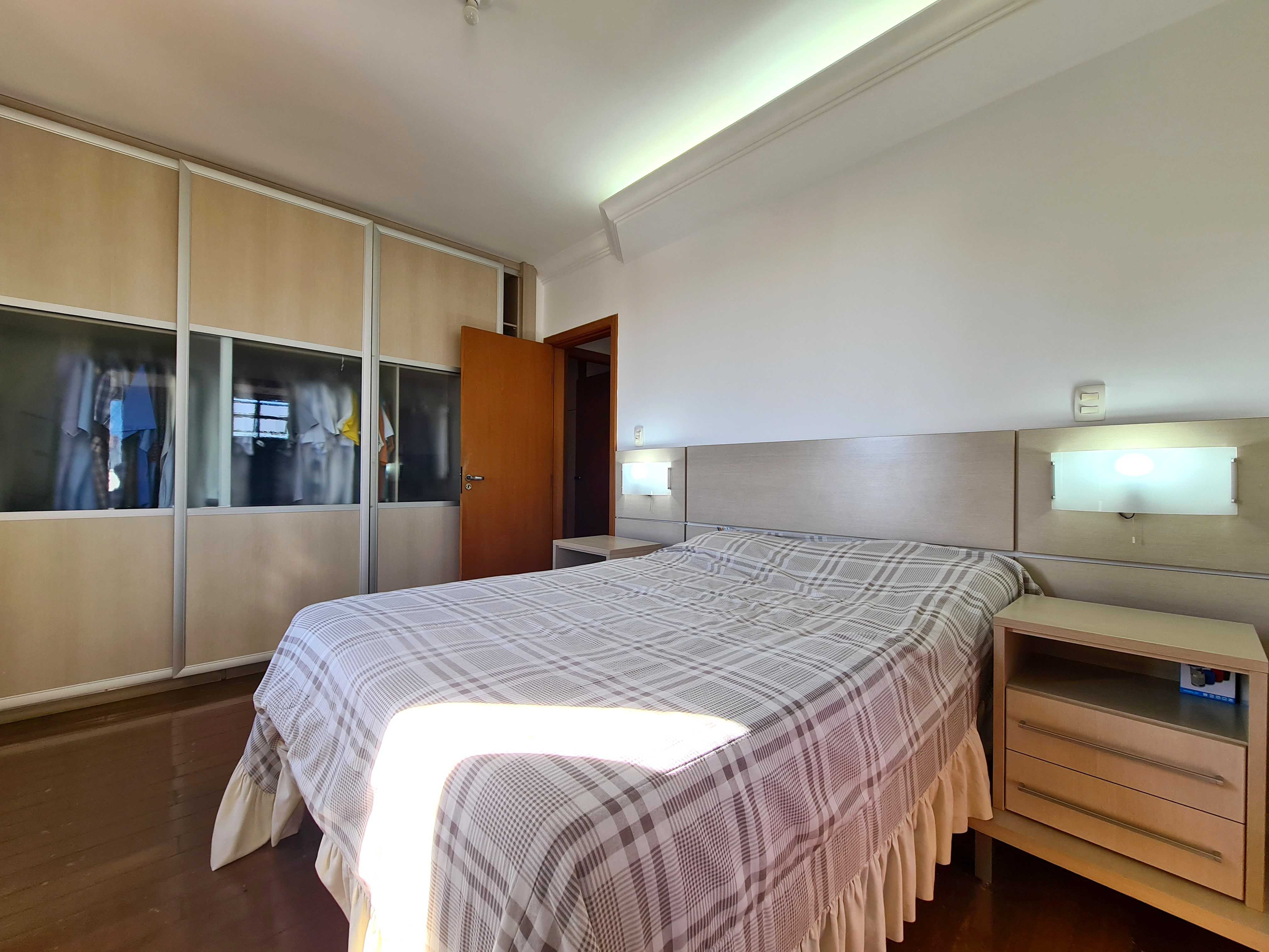 Apartamento à venda com 4 quartos, 135m² - Foto 11