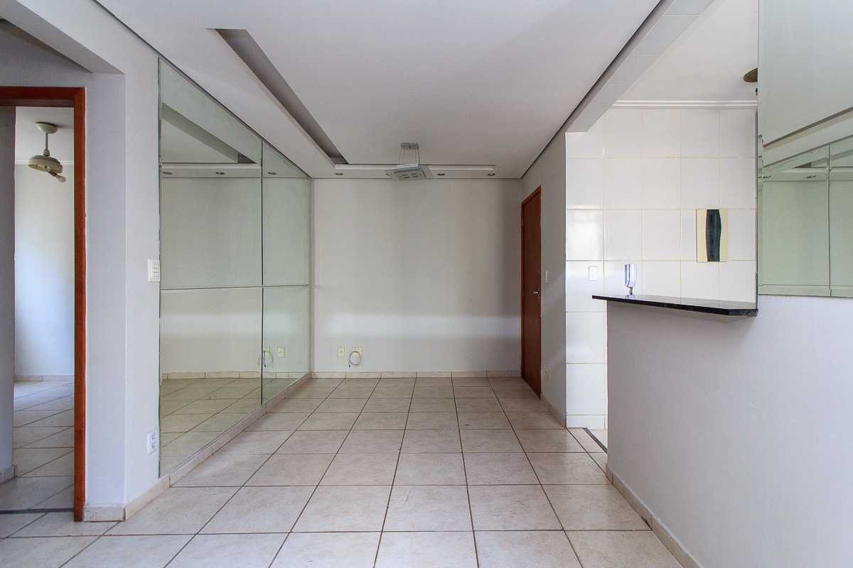 Apartamento à venda com 3 quartos, 75m² - Foto 2